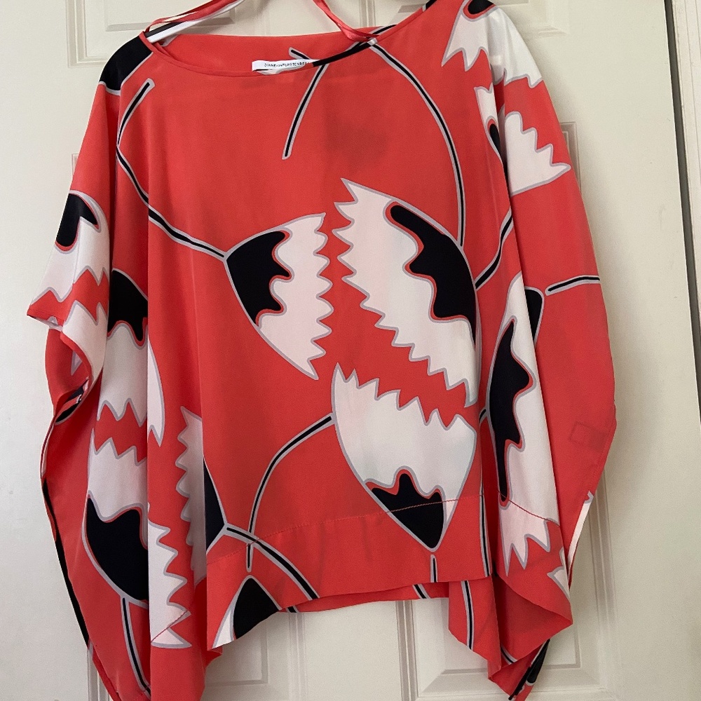 Dianne von Furstenburg   M/lL  silk square summer top